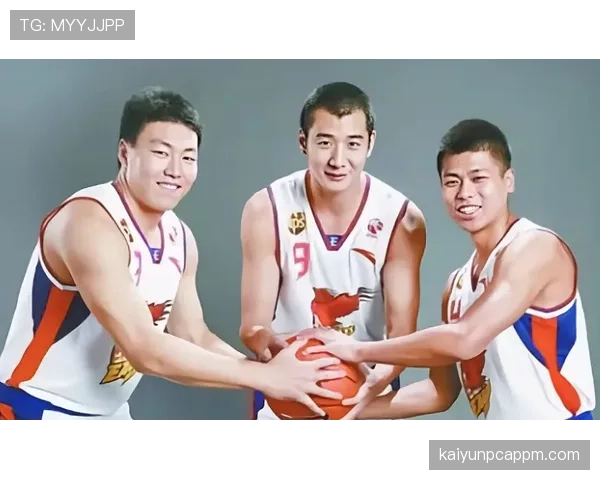 朱雪莹拎的包，看着像能付掉我整年房租